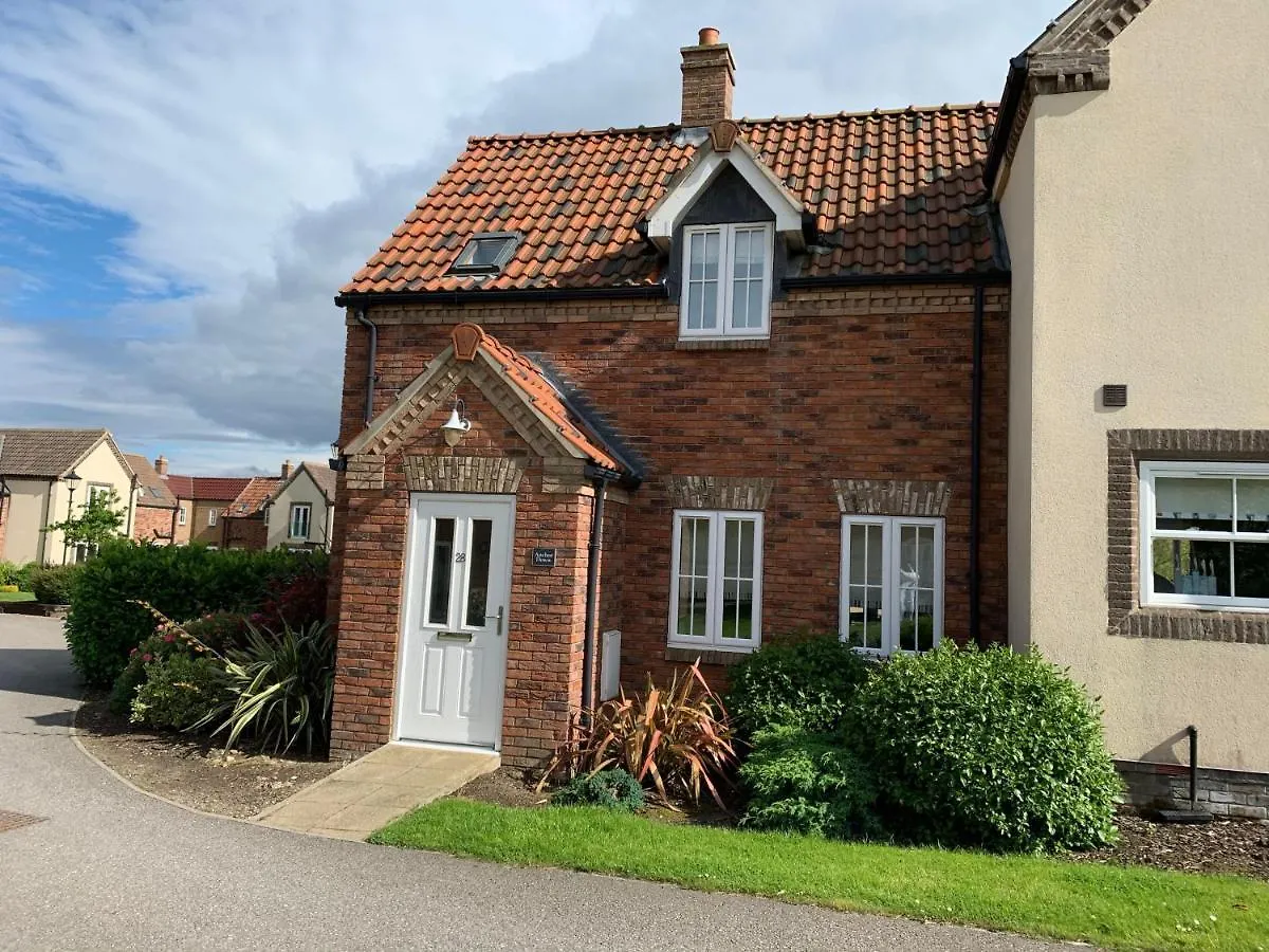 Anchor Down At The Bay, Sleeps 4-6 In 2 Bedrooms, Dogs Welcome Too Filey